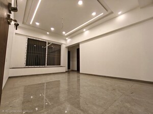 Room in 3 BHK Apartment at Darode Viraj Residency, Aundh – for Rent