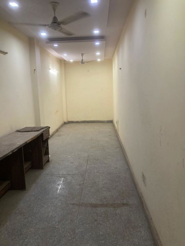 Retail Shop For Rent in Govindpuri