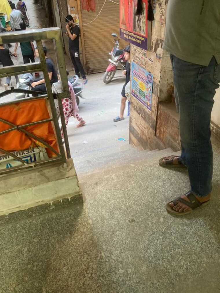  Parking, govindpuri Commercial Shop 550 Sq.Ft. In Govindpuri Delhi 10296328