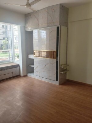 Room in 2 BHK Apartment at Mana Capitol, Sarjapur Road – for Rent