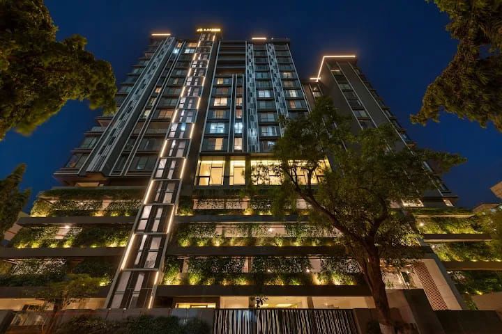 4 BHK Penthouse For Sale in S Raheja New Light