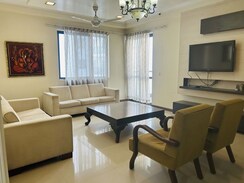 3.5 BHK + Servant Room Apartment For Rent in Unitech Uniworld Gardens