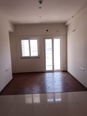 Room in 1 RK Apartment at Puravankara Silversands, Mundhwa – for Rent