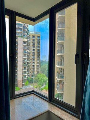 Building Lobby in 3.5 BHK Apartment at Unitech Uniworld Gardens, Sector 47 – for Sale