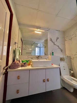 Kitchen in 3.5 BHK Apartment at Unitech Uniworld Gardens, Sector 47 – for Sale