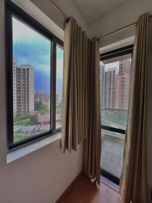 Building Lobby in 3.5 BHK Apartment at Unitech Uniworld Gardens, Sector 47 – for Sale