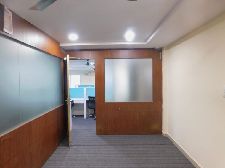 Room, madhapur Commercial Office Space 2500 Sq.Ft. In Madhapur Hyderabad 10296372