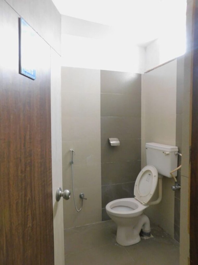 Bathroom, madhapur Commercial Office Space 2500 Sq.Ft. In Madhapur Hyderabad 10296372
