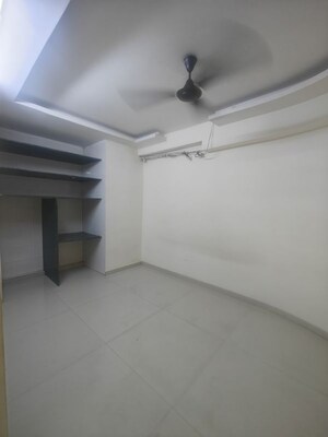 Room in 2 BHK Apartment at Juhi Greens, Seawoods – for Rent