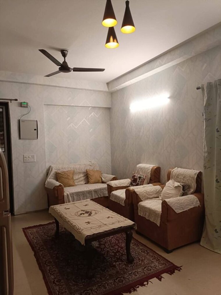 Living Room, gaur-city-2-14th-avenue 1 Bedroom 550 Sq.Ft. Apartment In Sector 16c Greater Noida Greater Noida 10296387