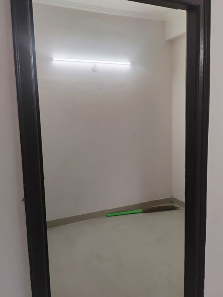 Room, amrapali-golf-homes 2 Bedroom 1100 Sq.Ft. Apartment In Sector 4 Greater Noida Greater Noida 10296394