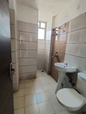 Bathroom in 2 BHK Apartment at Sushma Green vista, Ghazipur – for Sale