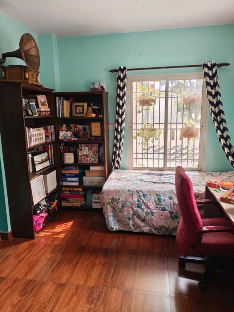 Living Room, vasant-apartment-mayur-vihar 3.5 Bedroom 1450 Sq.Ft. Apartment In Mayur Vihar 1 Delhi 10296403