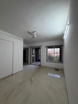 2 BHK Apartment For Rent in United Arise, Lohgaon