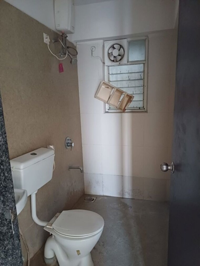 Bathroom, mantra-insignia 2 Bedroom 890 Sq.Ft. Apartment In Mundhwa Pune 10035498