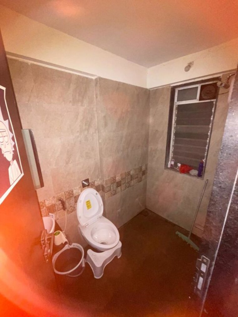 Bathroom, kurla 2 Bedroom 550 Sq.Ft. Apartment In Kurla Mumbai 10296416