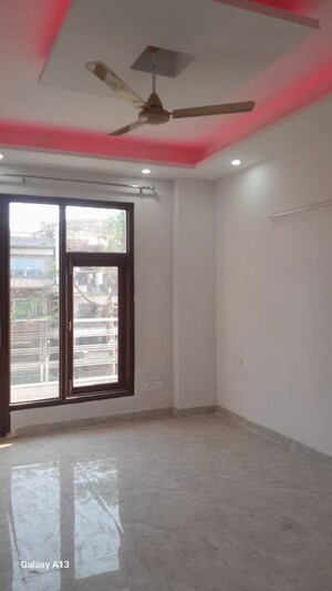Room in 3 BHK Builder Floor at Kohli One Malibu Town, Sector 47 – for Rent