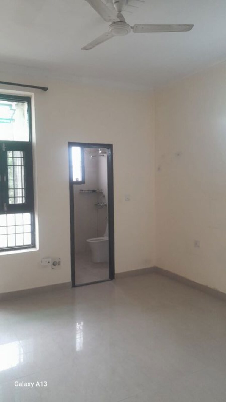 Room, ss-mayfield-gardens 3 Bedroom 1500 Sq.Ft. Builder Floor In Sector 51 Gurgaon 10296435