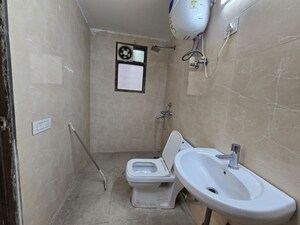 Bathroom in 1 BHK Apartment at Saket – for Rent