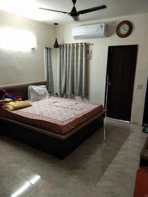 Bedroom in 5 BHK Apartment at Satellite – for Rent