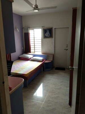 Bedroom in 5 BHK Apartment at Satellite – for Rent