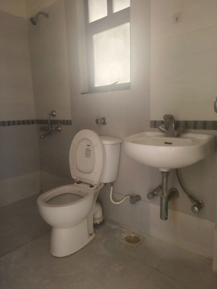 Bathroom, gulmohar-goldcoast 2 Bedroom 1044 Sq.Ft. Apartment In Kharadi Pune 10296485