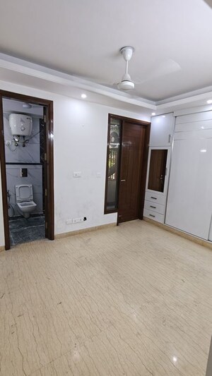 Room in 2 BHK Builder Floor at Malviya Nagar – for Rent