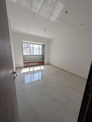 Room in 4 BHK Apartment at Shubh Nirvana, Viman Nagar – for Rent