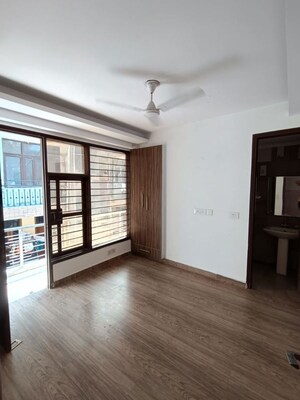 Room in 2 BHK Builder Floor at Malviya Nagar – for Rent