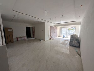 Room in 4 BHK Apartment at Shubh Nirvana, Viman Nagar – for Rent