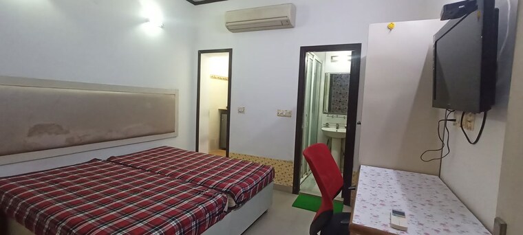 Bedroom, gautam nagar 1 RK 300 Sq.Ft. Builder Floor In Gautam Nagar Delhi 10296532