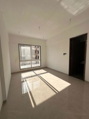 Room in 4 BHK Apartment at Ambar Zenith, Viman Nagar – for Rent