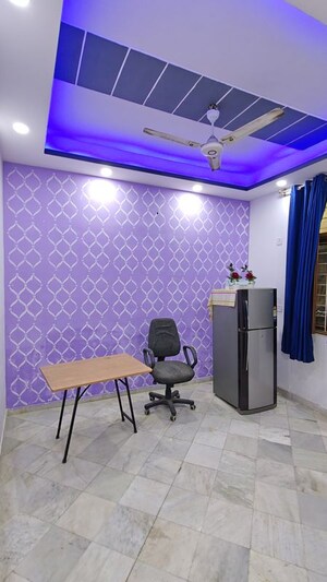 Team Area in 1 BHK Builder Floor at Malviya Nagar – for Sale