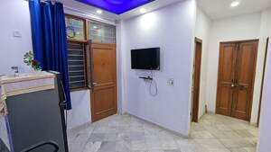 Room in 1 BHK Builder Floor at Malviya Nagar – for Sale