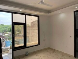 Room in 2 BHK Builder Floor at Saket – for Rent