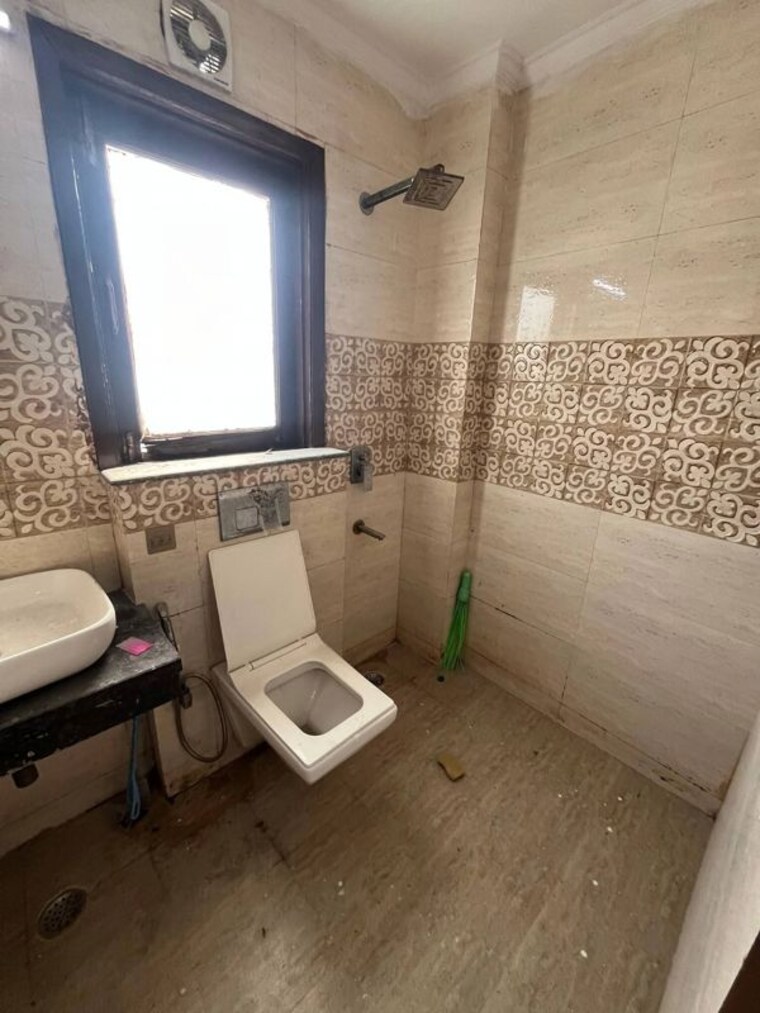Bathroom, saket 2 Bedroom 1000 Sq.Ft. Builder Floor In Saket Delhi 10296573