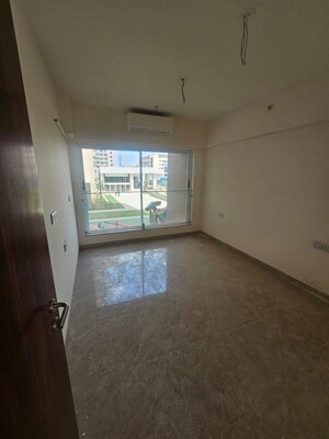Room in 3 BHK Apartment at L & T Emerald Isle Tower 16, Powai – for Rent