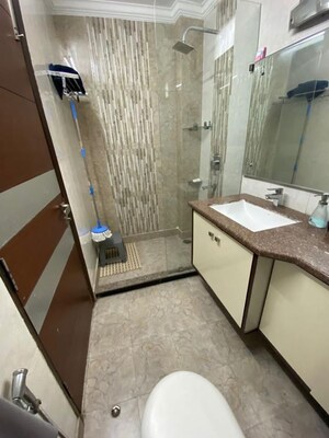 Bathroom in 3 BHK Builder Floor at Safdarjung Enclave – for Rent