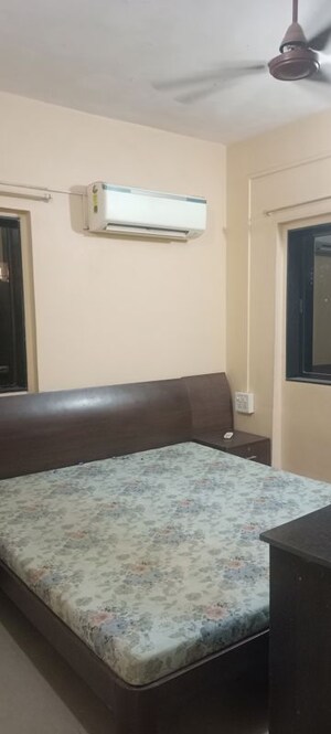 Room in 2 BHK Apartment at SB Purushottam Towers, Prabhadevi – for Rent