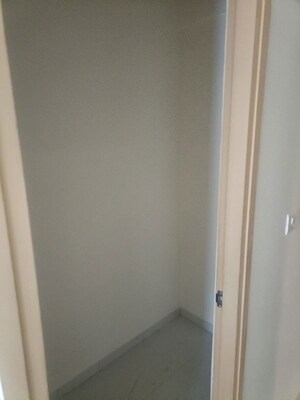 Room in 3 BHK Apartment at Lodha Bel Air, Jogeshwari West – for Rent