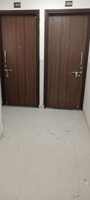 Room in 2 BHK Apartment at Ashirwad CHS Dadar East, Dadar East – for Rent