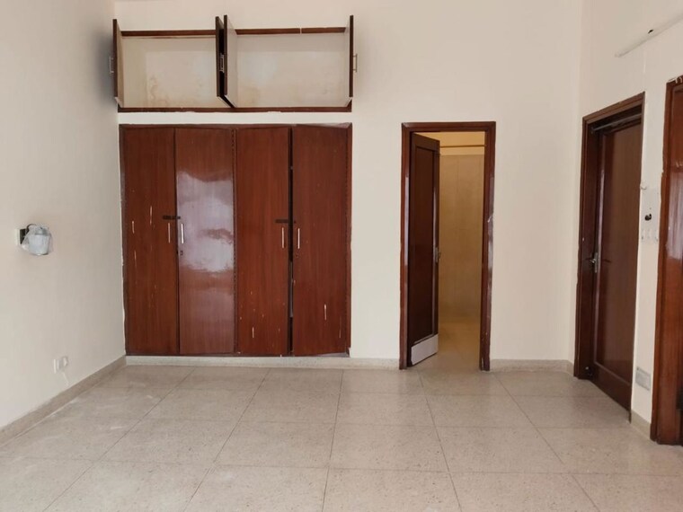 Room, greater kailash i 3 Bedroom 3000 Sq.Ft. Builder Floor In Greater Kailash I Delhi 10296641