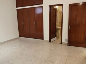 Room in 3 BHK Builder Floor at Greater Kailash I – for Rent