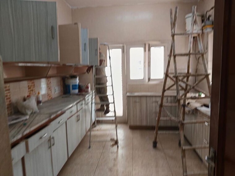 Kitchen, greater kailash i 3 Bedroom 3000 Sq.Ft. Builder Floor In Greater Kailash I Delhi 10296641