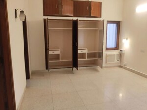 Room in 3 BHK Builder Floor at Greater Kailash I – for Rent