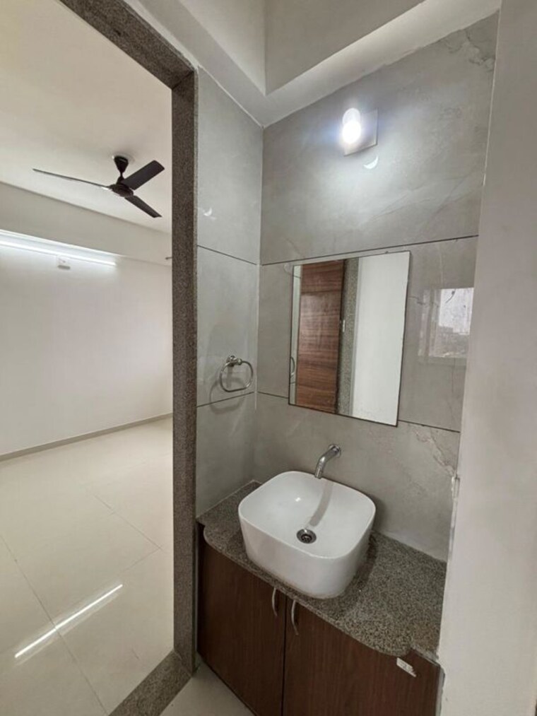Bathroom, chandkheda 3 Bedroom 1584 Sq.Ft. Apartment In Chandkheda Ahmedabad 10296680
