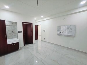 Room in 3 BHK Builder Floor at Syamala Nagar – for Sale