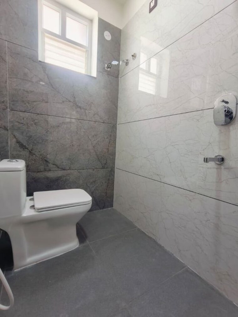 Bathroom, syamala nagar 3 Bedroom 2150 Sq.Ft. Builder Floor In Syamala Nagar Guntur 10292204