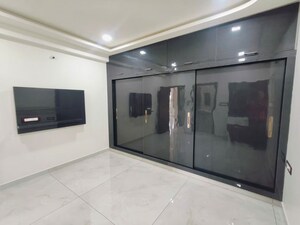 Room in 3 BHK Builder Floor at Syamala Nagar – for Sale