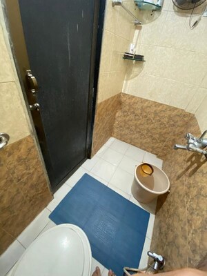 Furnished Amenities in 2 BHK Apartment at Andheri West – for Rent